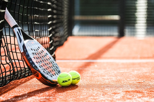 Guide: Forskellige padeltennis-skud og hvornår du skal bruge dem